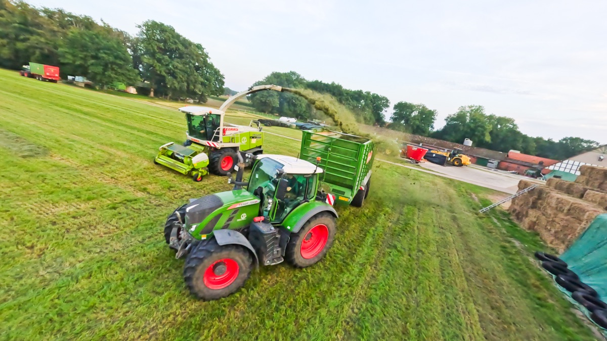 Weiden und Stallungen — Drohnenaufnahme