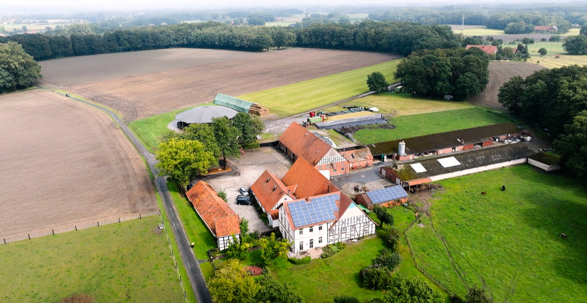Hofgelände — Drohnenansicht